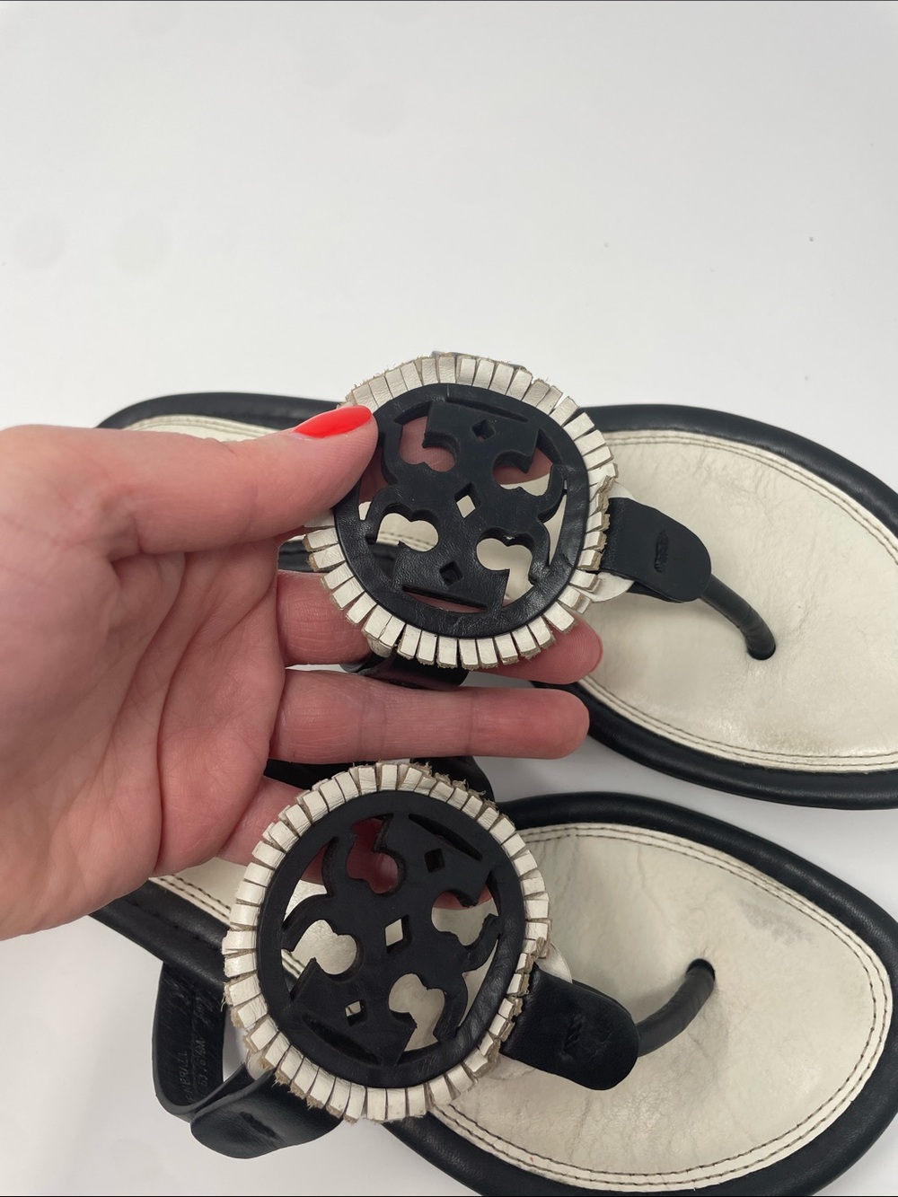 Tory Burch Miller Fringe Size 6.5 White Black Leather Sandals - Picture 2 of 6